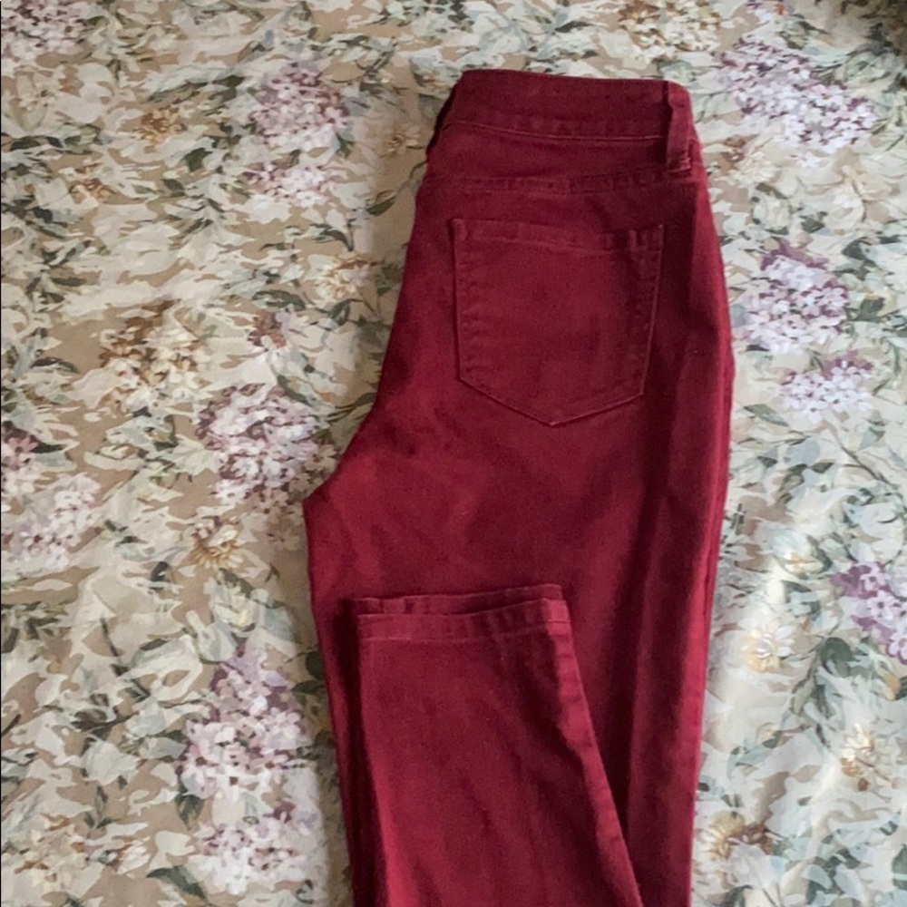 Women’s reddish skinny jeans